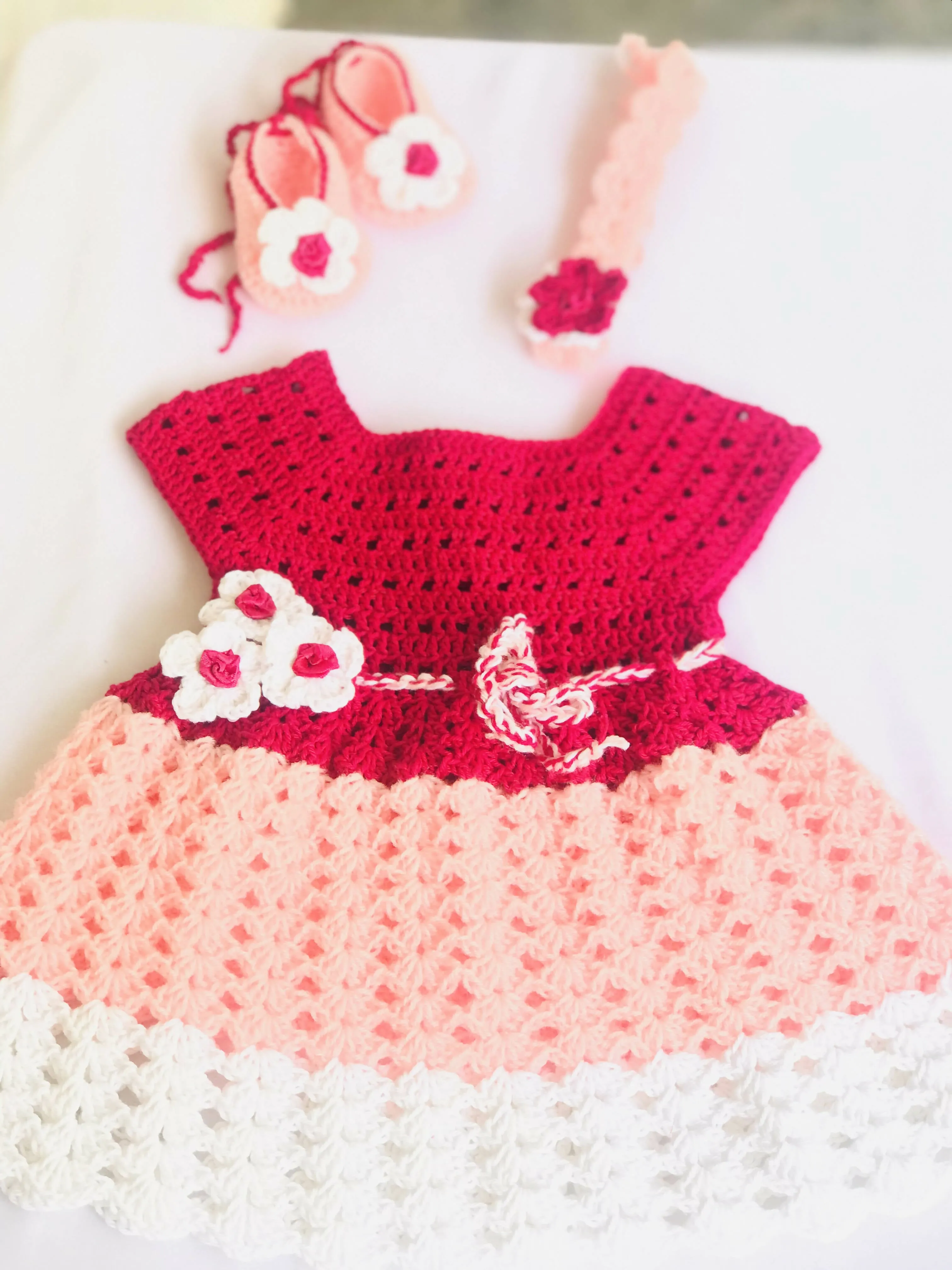 Baby crochet frock (Available colour given in pictures)