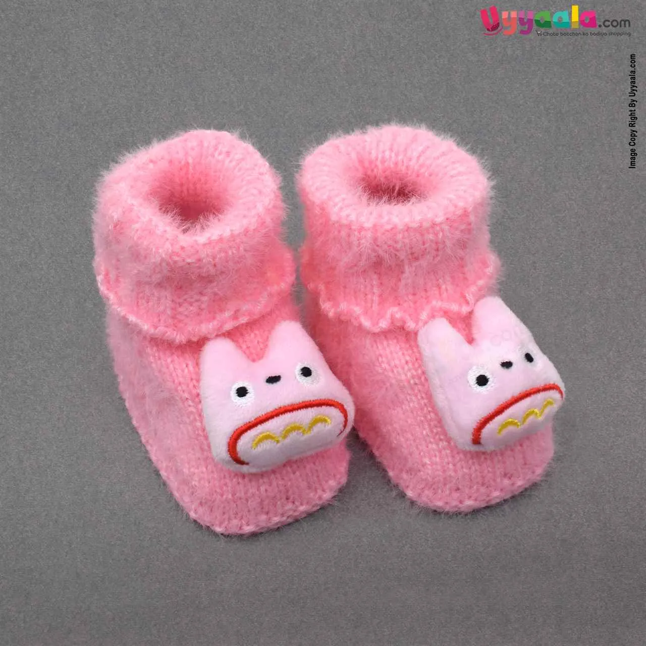 Booties for New Born Baby with Hello Kitty Patch - 0 to 3months Age, Pink