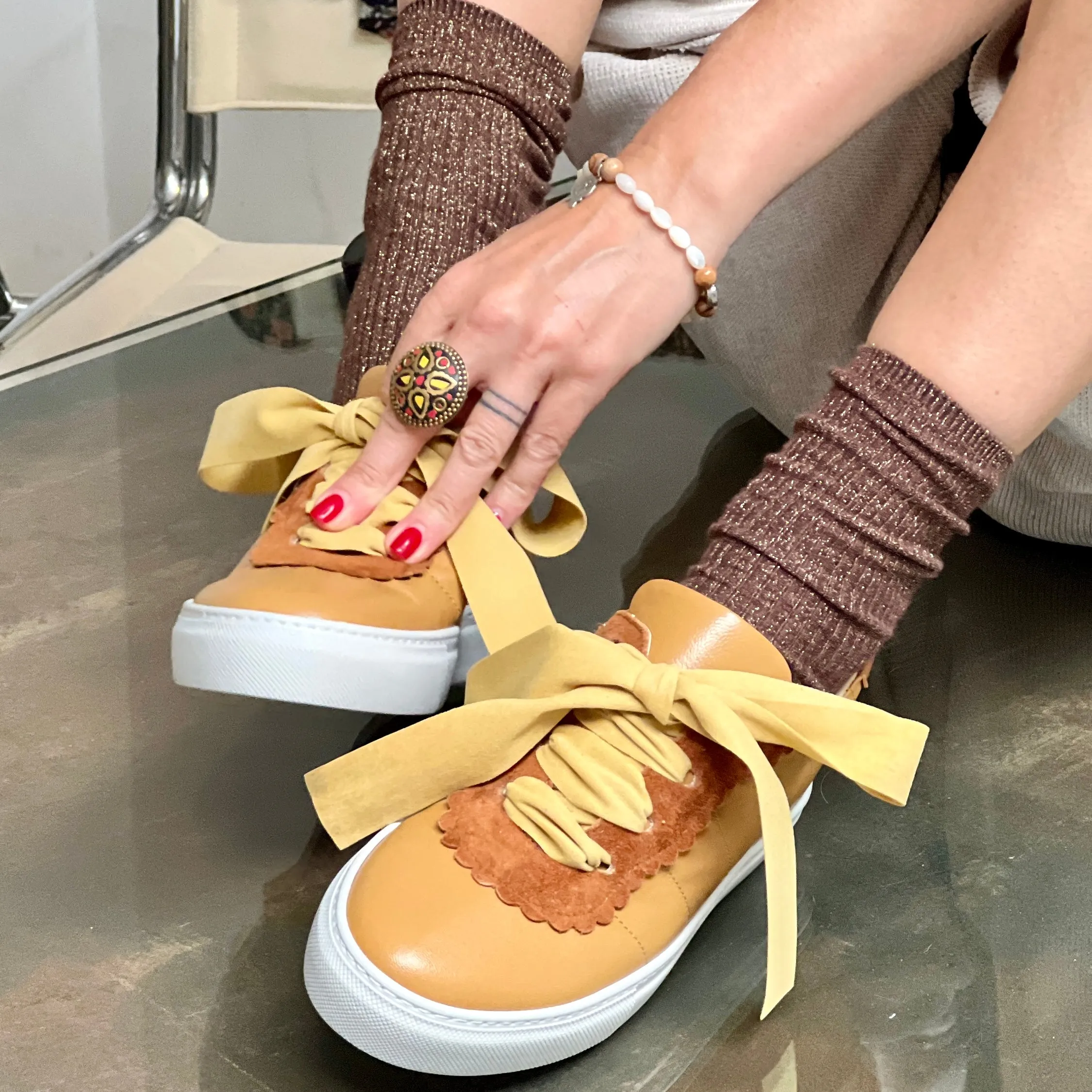 Egg Mustard sneaker in pelle con bavero e fusbet interno artigianale marchigiana