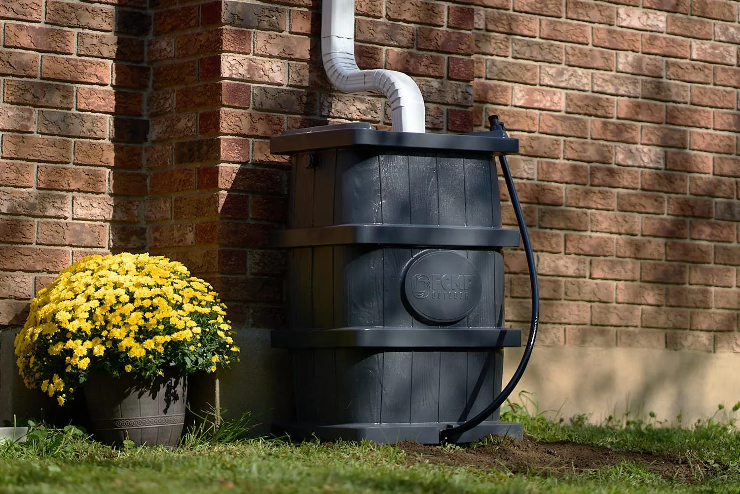 FCMP - Outdoor Slim Line 45-Gallon Wood Grain Rain Water Barrel