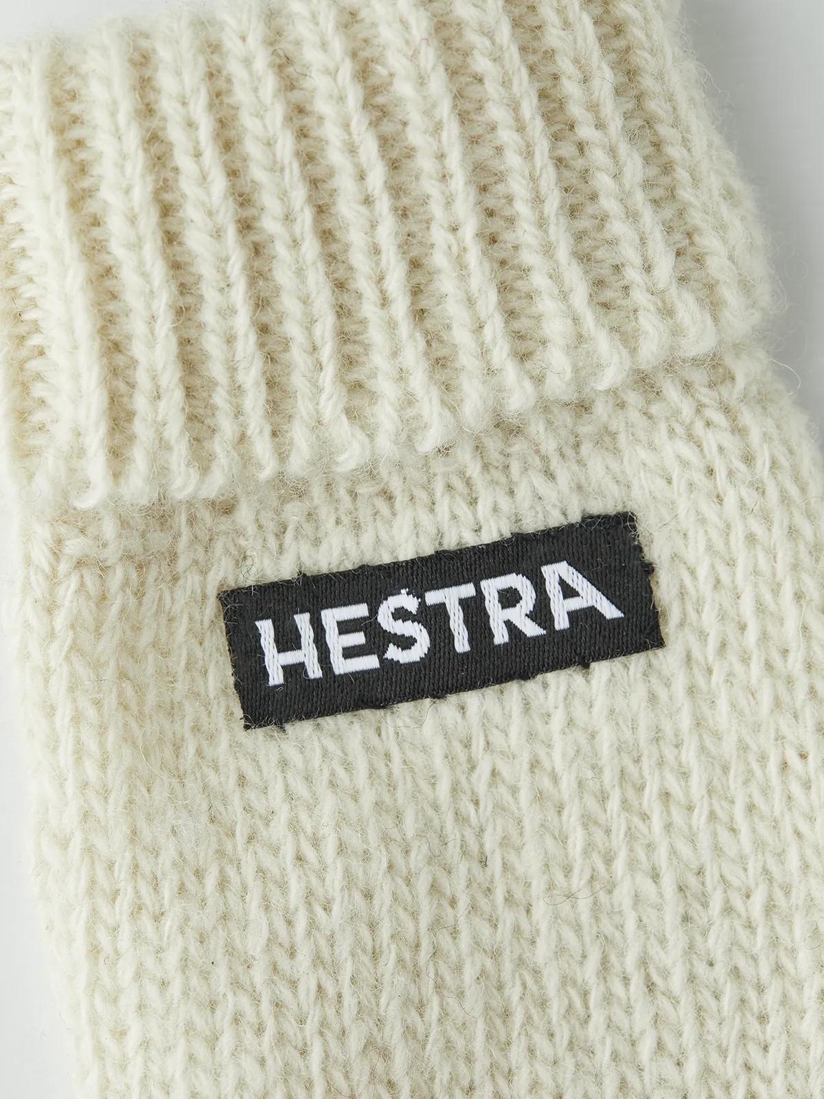 Hestra Kids&#x27; Pancho Baby Mitt Off White | Buy Hestra Kids&#x27; Pancho Baby Mitt Off White here | Outnorth