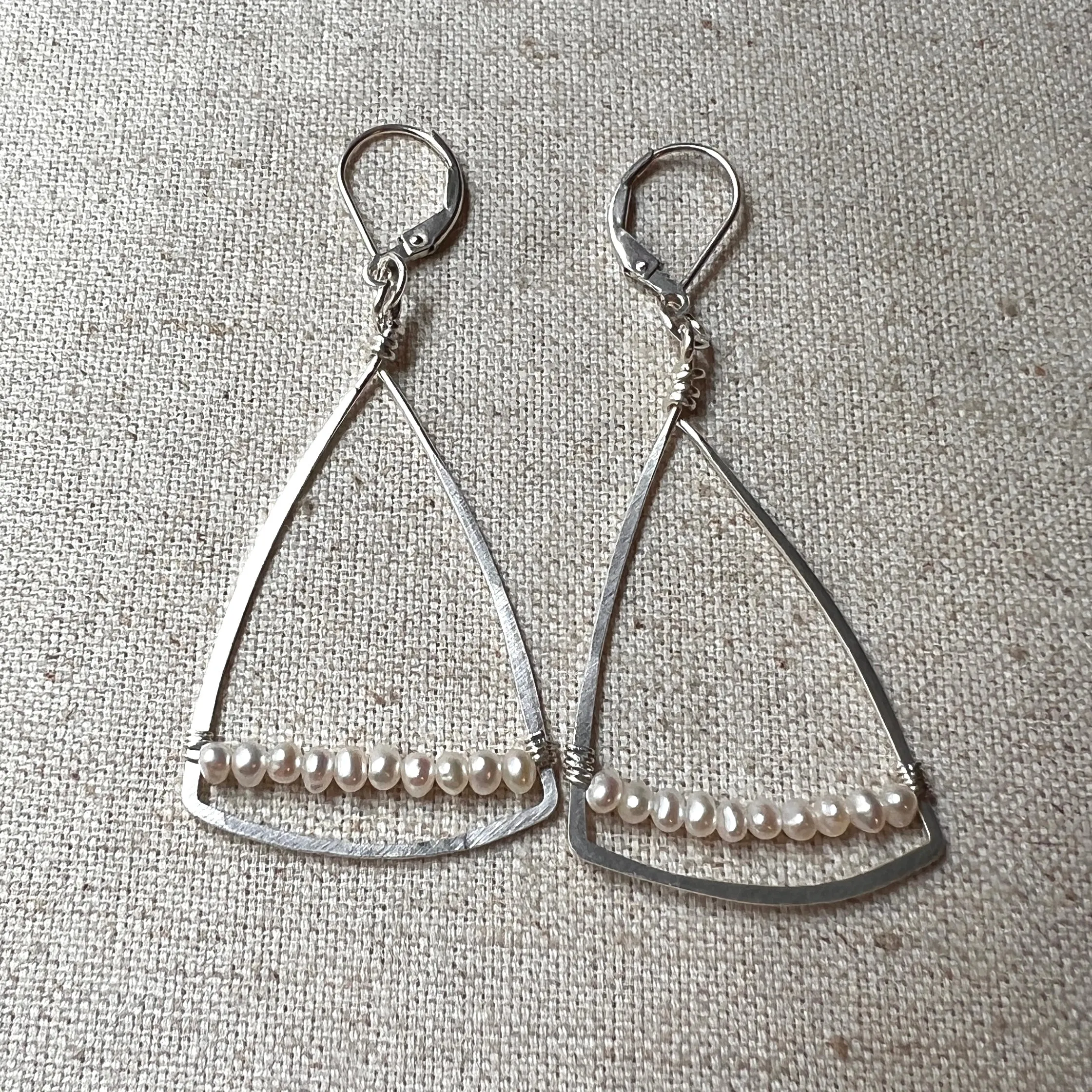 Modern Girl Pearl Earrings