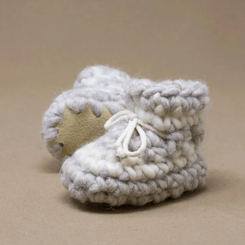 Newborn Padraig Booties (0-3m)