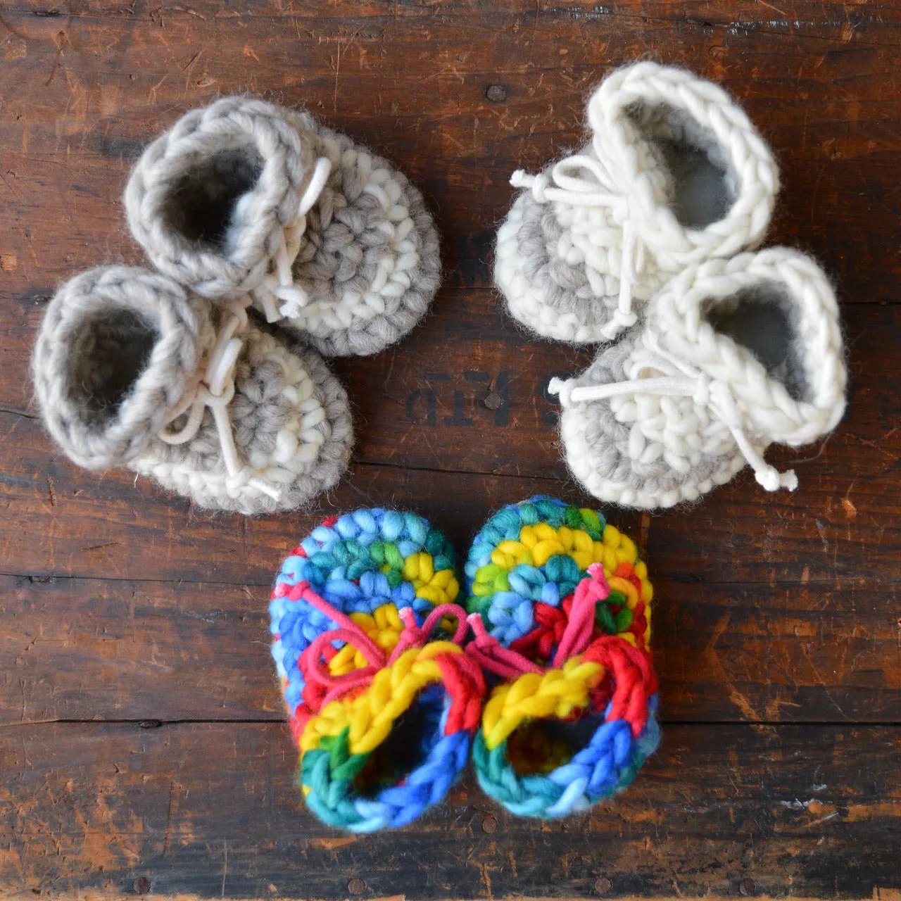 Newborn Padraig Booties (0-3m)