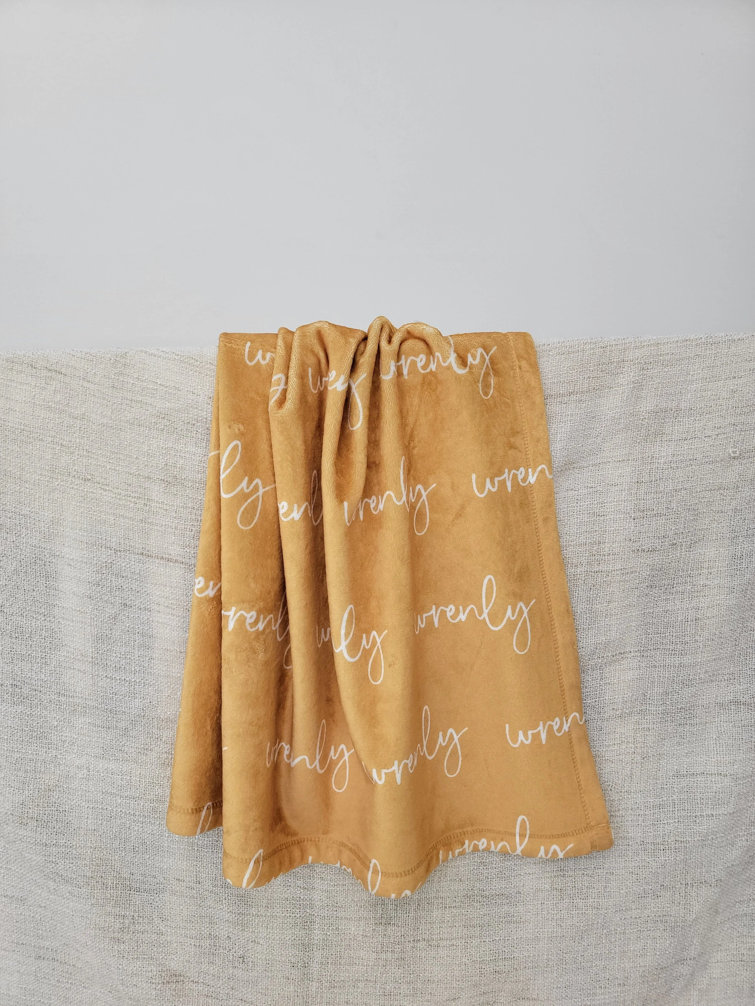 PERSONALIZED NAME BLANKET - SCRIPT HONEY